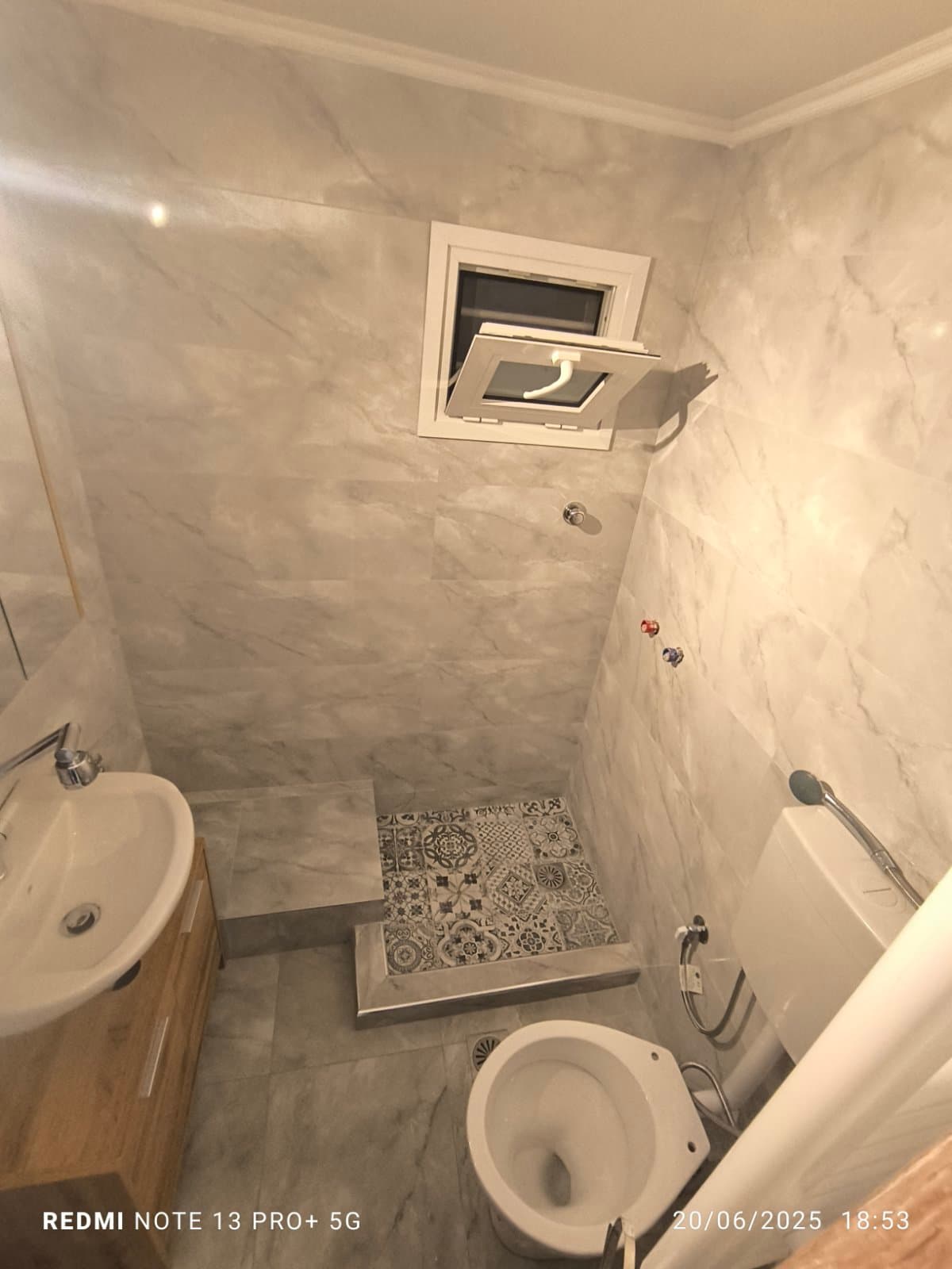 Μοντέρνο Μπάνιο