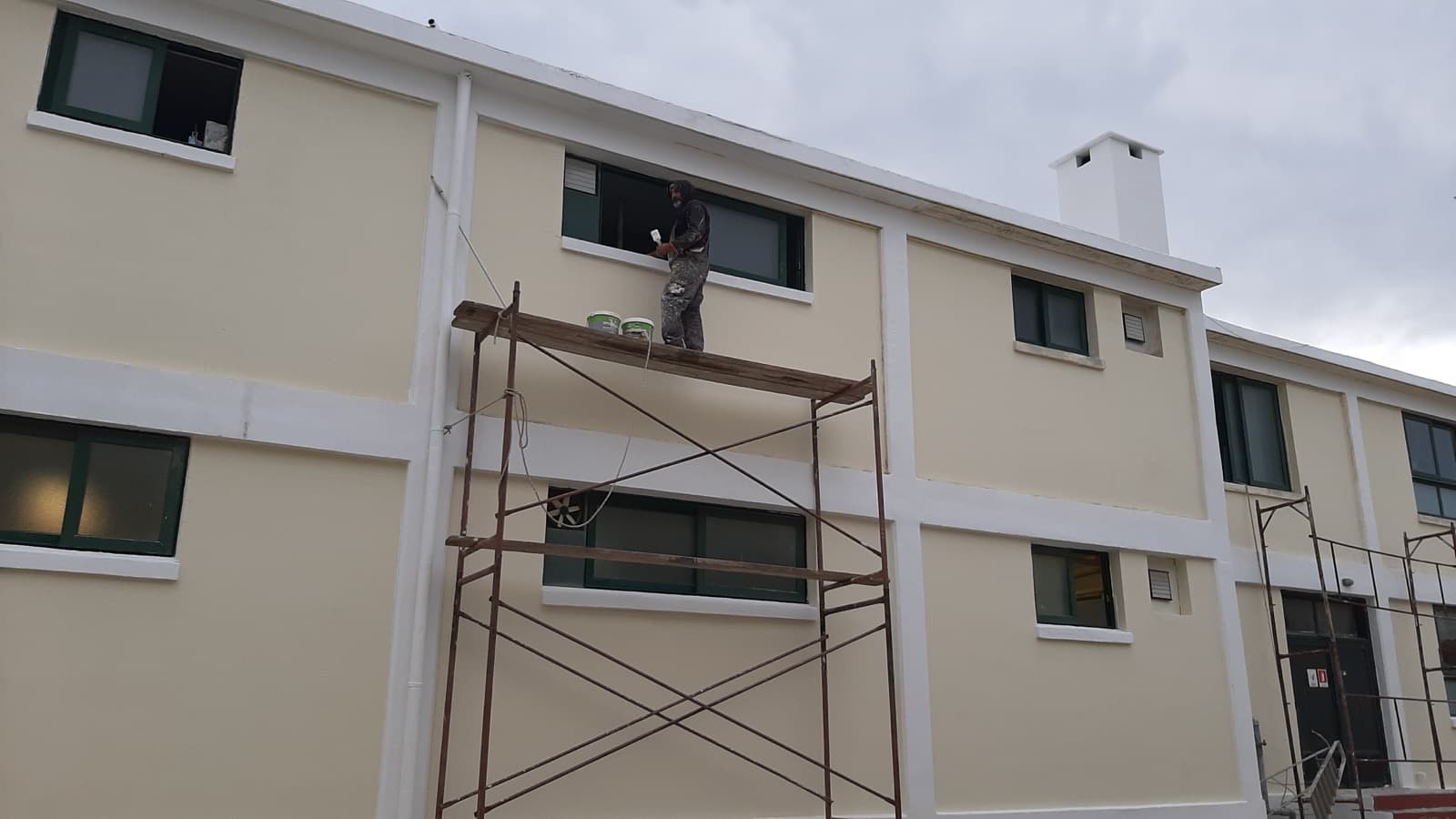 Βαφή Εξωτερικών Επιφανειών