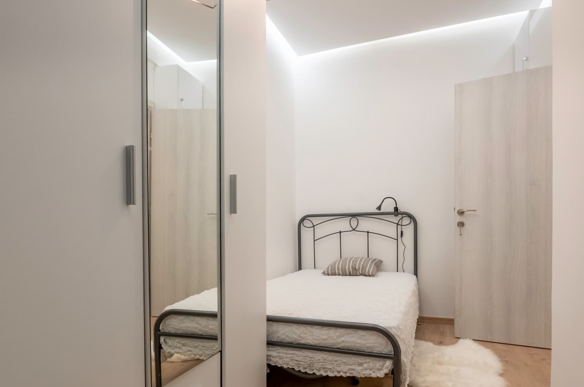 Minimalist Υπνοδωμάτιο