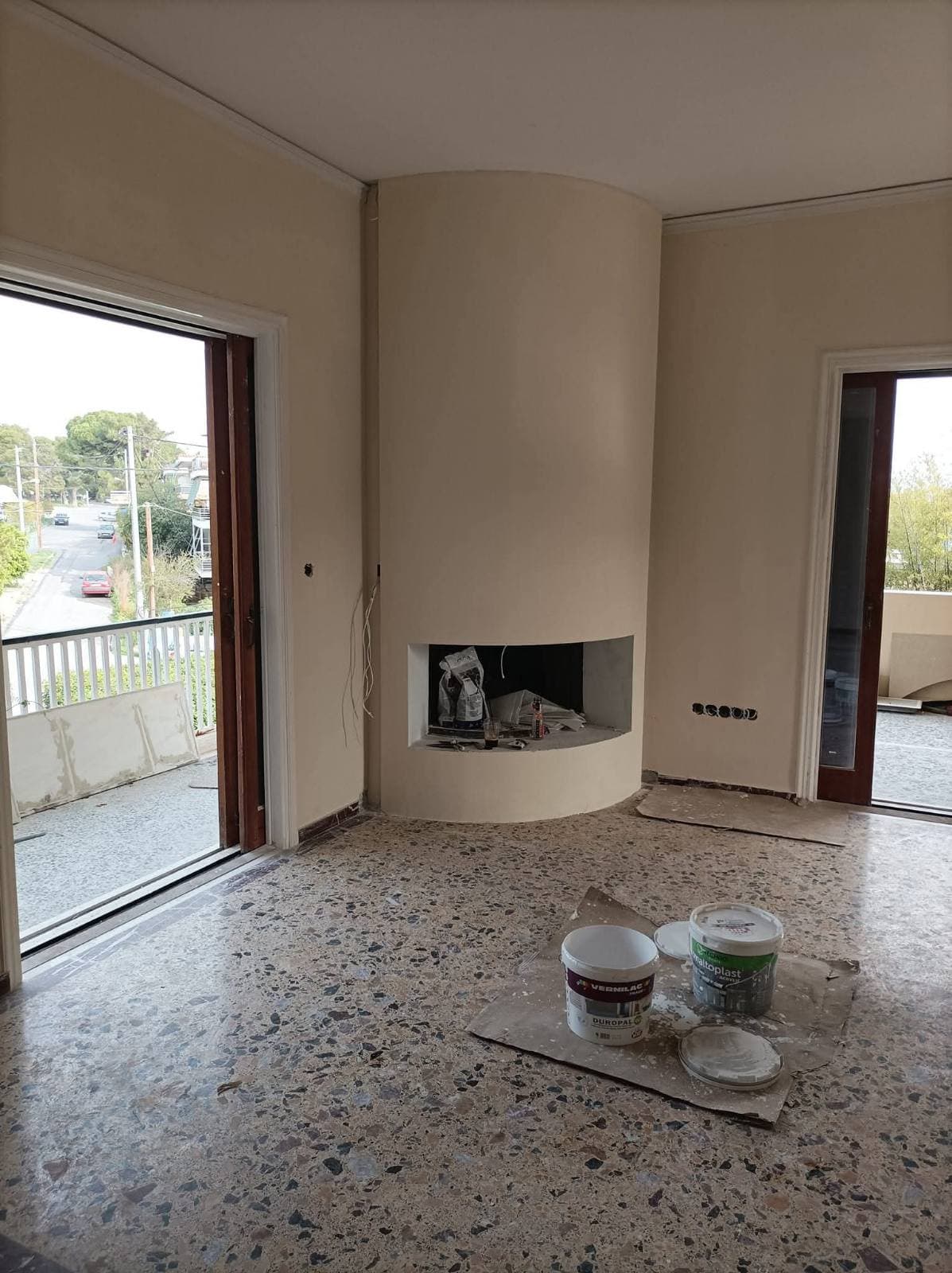 Σαλόνι με Τζάκι